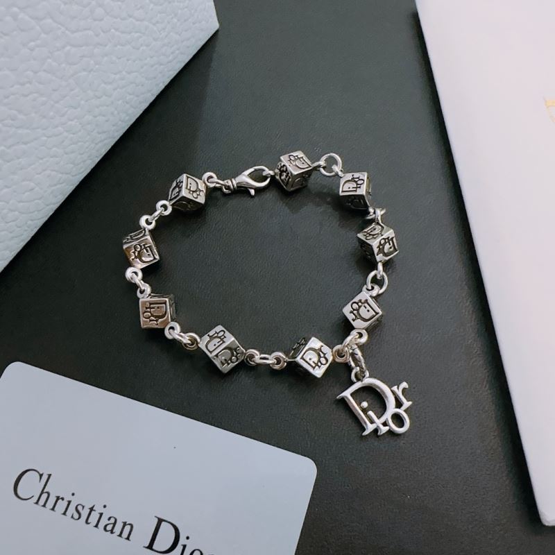 chr1st1an D10r bracelets